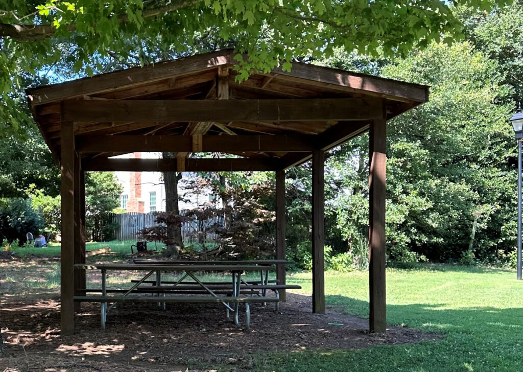 planters row shelter